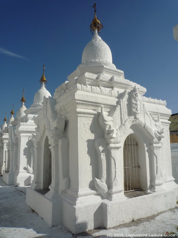 Kuthodaw Pagoda07